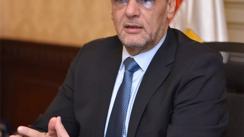 الدكتور حسين أبو