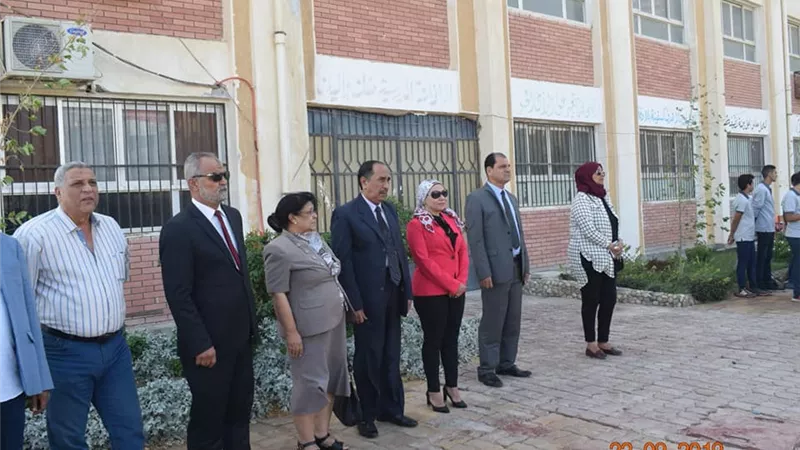 نائب محافظ البحرالأحمر تشهد طابور الصباح وتحية العلم بالمدارس