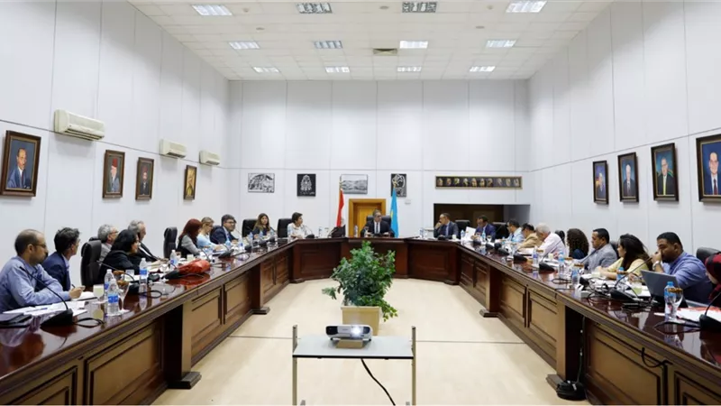 وزير الآثار يتابع ترتيبات المؤتمر الدولي لعلماء المصريات