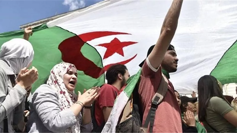 23 شخصأ يتنافسون على مقعد الرئيس الجزائرى الجديد
