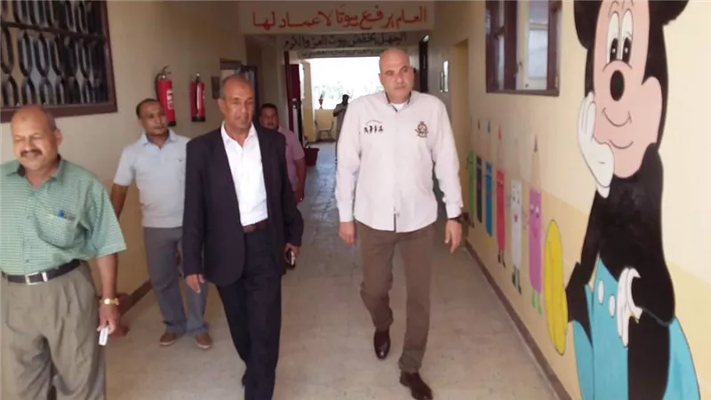 رئيس مركز الطود بالأقصر فى جولة داخل عدد من المدارس
