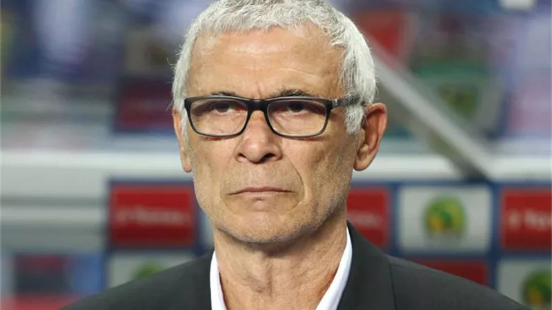 اقالة كوبر من تدريب منتخب اورباكستان