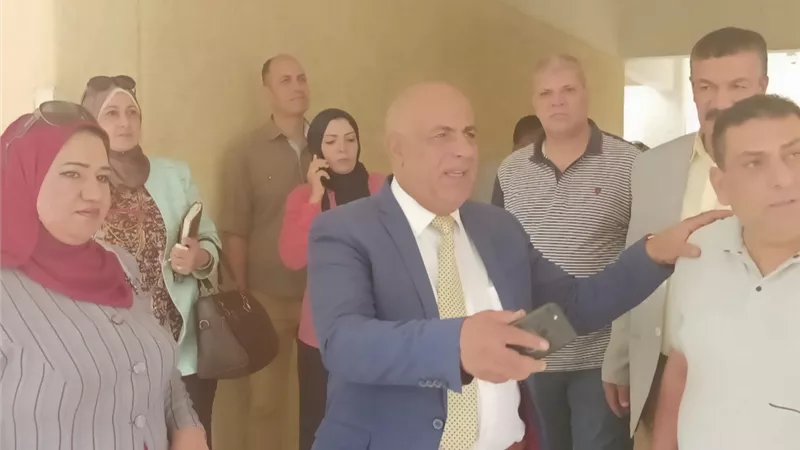 مدير تعليم الجيزة يشارك طلاب مدرسة الحي السادس الثانوية بنين طابور الصباح وتحية العلم