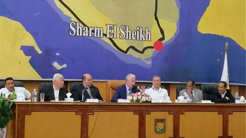 عدم توصيل مرافق للعمارات التي واجهاتها بالطوب الاحمر