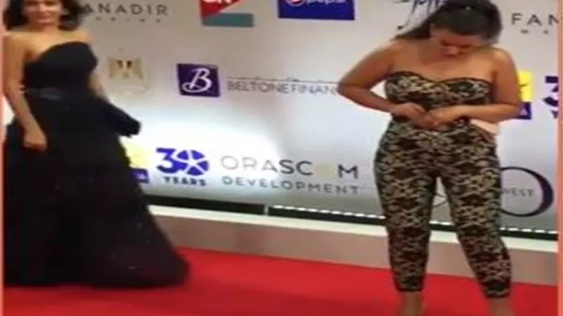 شقيقة نجمة مشهورة تتعرض لموقف محرج بمهرجان الجونة .. فيديو وصور