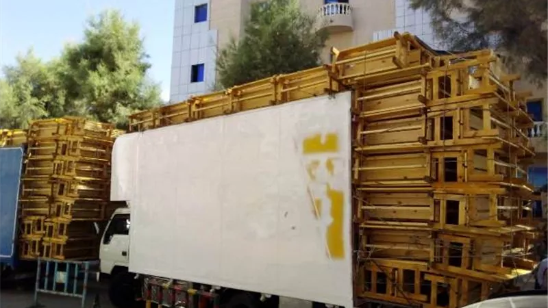 المنطقة الشمالية العسكرية تهدى 200 مقعد مدرسى لطلاب مطروح