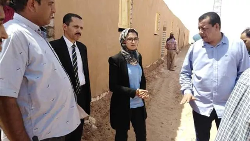 محافظ الوادى الجديد يتفقد مشروع إنشاء 50 منزل ريفي من أجل حياة كريمة للقري الأشد احتياجا