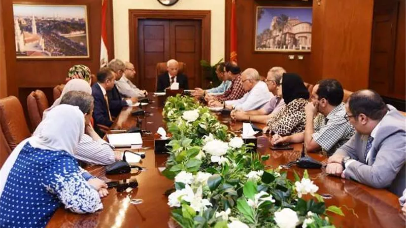محافظ بورسعيد يوجه بسرعة الانتهاء من المرحلة الثالثة للاسكان الاجتماعي