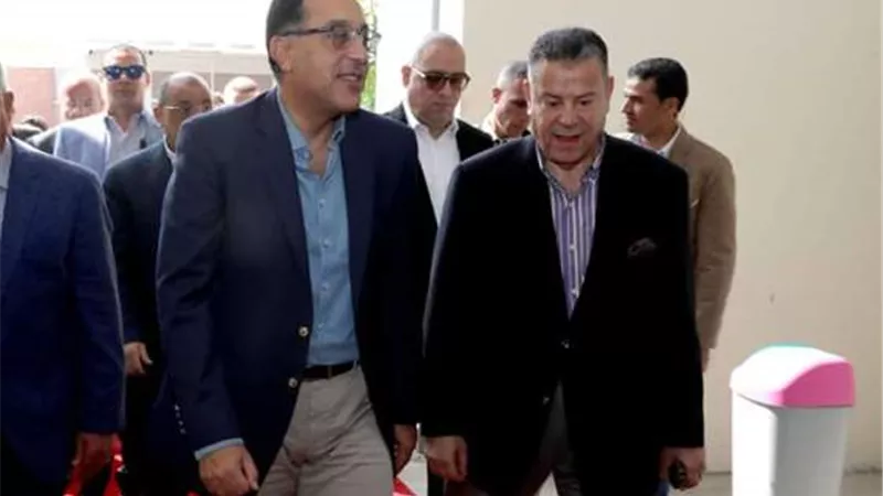رئيس الوزاء يصل إلى منطقة كوم أبوراضي الصناعية