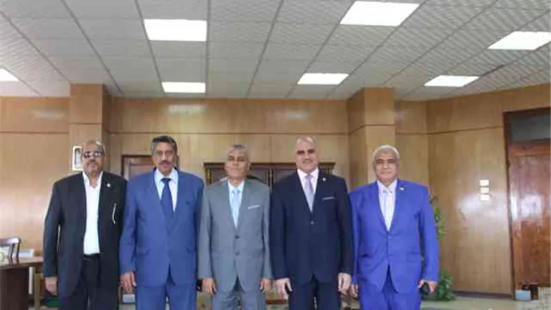 تعاون علمى بين جامعة جنوب الوادى ونقابة العلميين