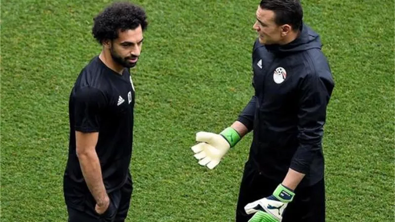 الحضرى يوجه رسالة مؤثرة لمحمد صلاح