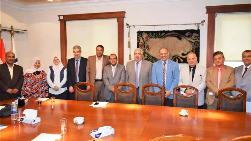 تسوية حالات 750 من حملة المؤهلات وتثبيت المتعاقدين بالتأمين الصحى