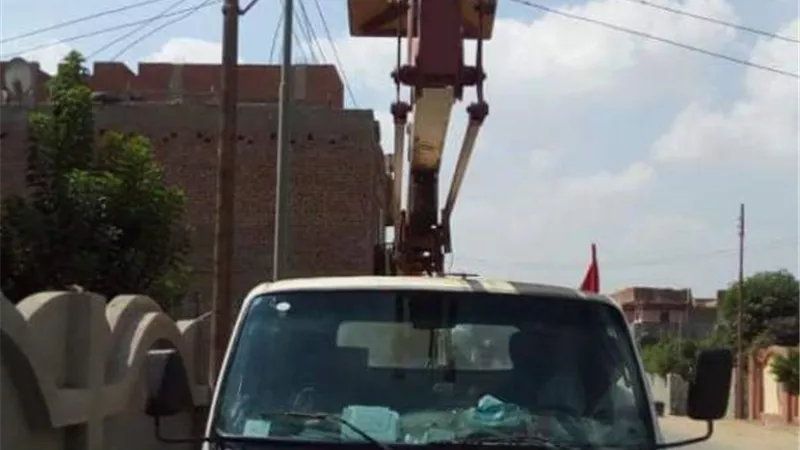حملات لرفع كفاءة الانارة بالواحات البحرية والهرم