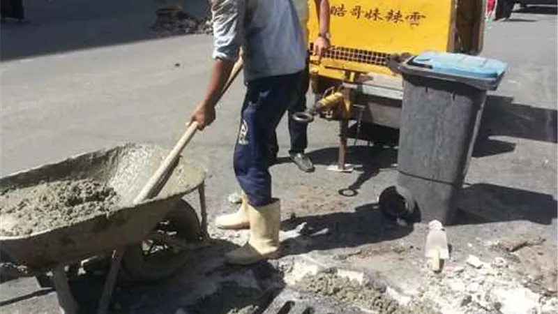مياه القناة تجدد شبكات الصرف الصحي ببورسعيد ..صور
