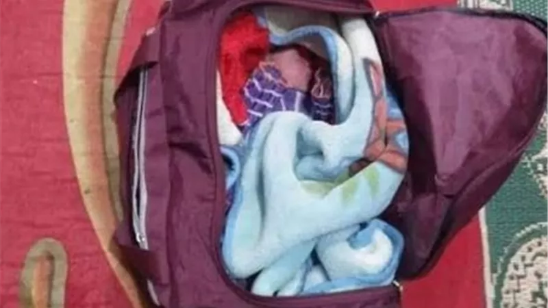 العثور على طفل رضيع بجوار مسجد ببورسعيد