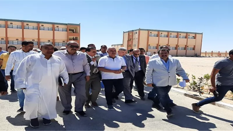 محافظ مطروح في مدرسة الضبعة النووية