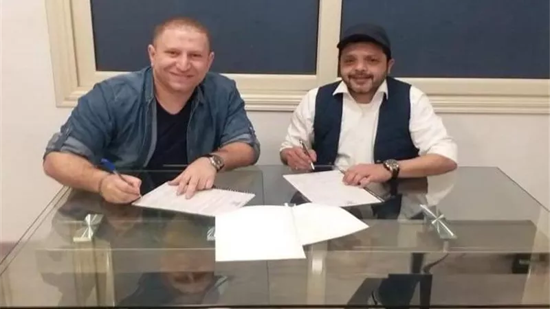 أحمد عبدالباسط يتعاقد مع محمد هنيدي على فيلم 