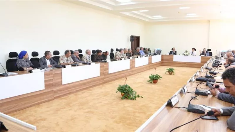 وزير التعليم العالي يسلم شهادات للأطباء الأفارقة المتدربين بمعهد بحوث العيون