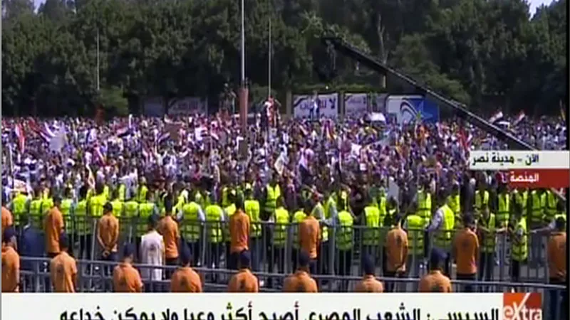 المصريون يعربون عن رفضهم لدعوات العنف والتخريب (فيديو وصور)