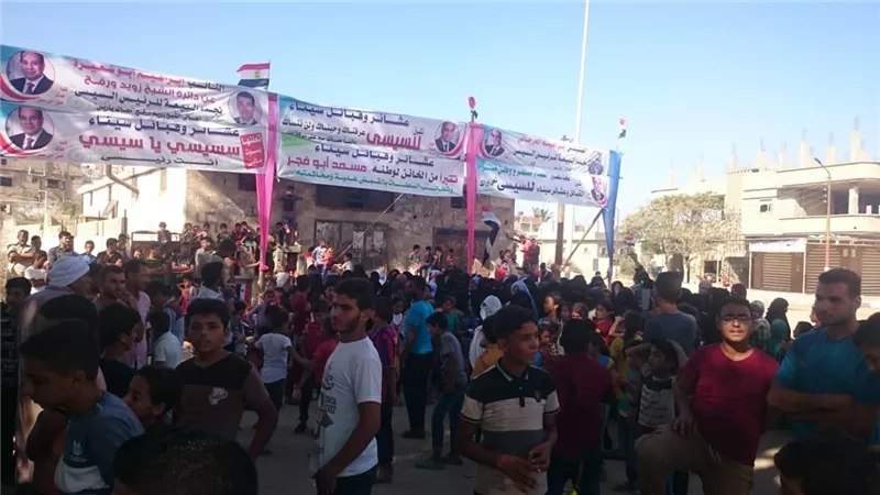 اهالي الشيخ زويد يتجمعون في مظاهرات بسيناء تأييدا للرئيس ويتبرأون من مسعد ابو فجر