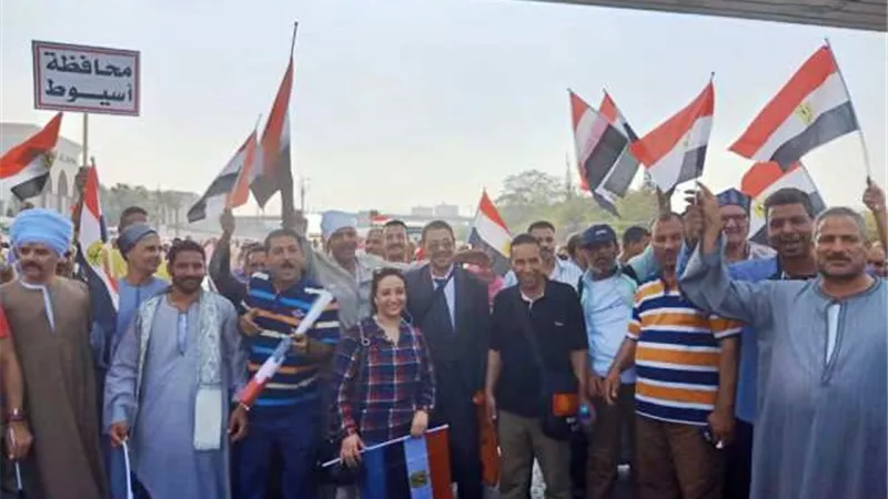 في أسيوط – شوارع هادئة وممثلو الشباب والهيئات يدعمون الرئيس فى القاهرة بالصور