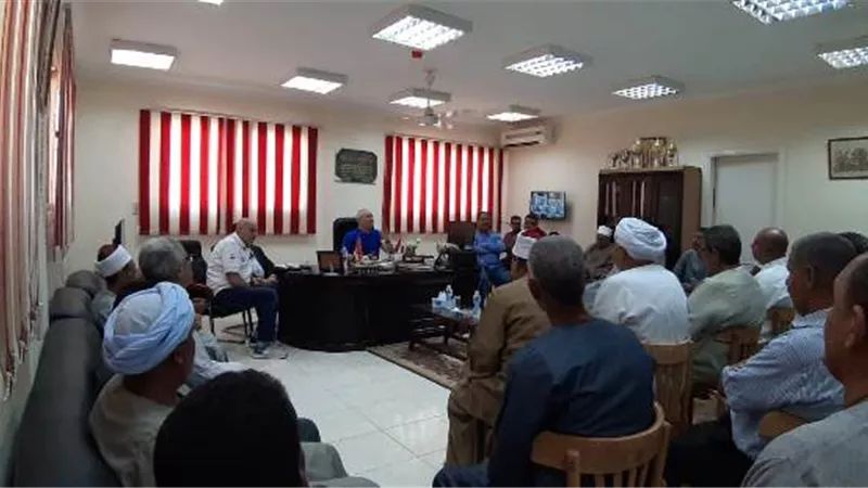 محافظ الاقصر يتفقد المشروعات التنموية بالطود ..صور