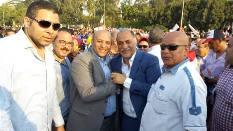 بالصور.. رئيس ائتلاف دعم مصر يشارك فى مسيرات دعم الدولة