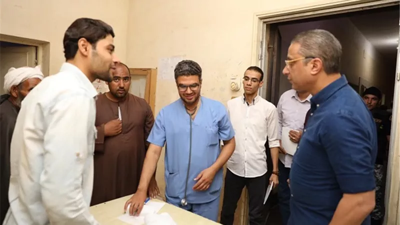 زيارة مفاجئة لمحافظ سوهاج لمستشفى دار السلام المركزي