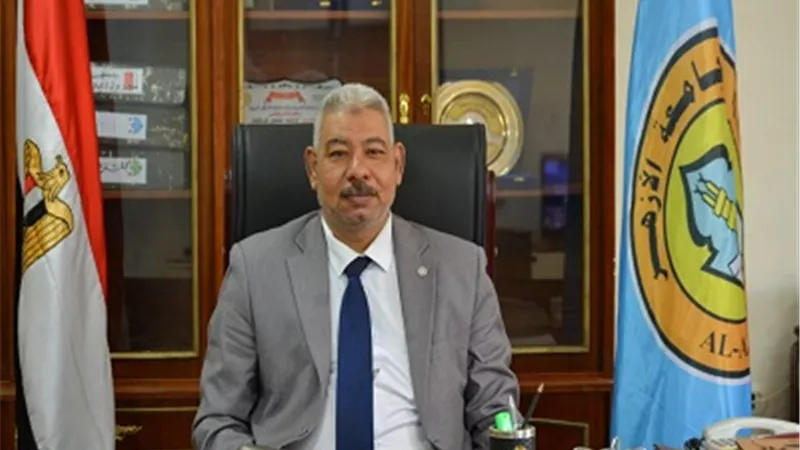 تجديد الثقة في أحمد عباس الأمين العام المساعد لفرع الجامعة بأسيوط