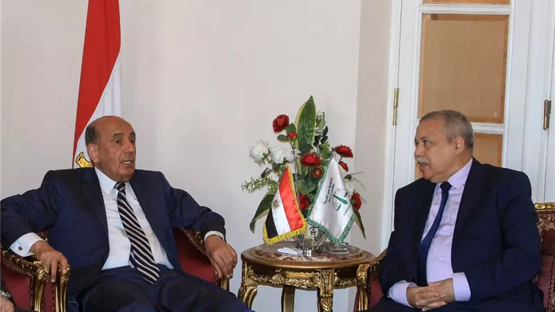 رئيس النيابة الإدارية يقدم التهنئة لرئيس مجلس الدولة الجديد