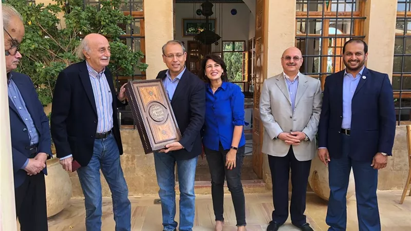 وليد جنبلاط يقيم حفل غداء في قصر المختارة تكريماً للسفير المصري