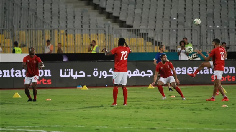 بالصور.. احماء لاعبي الاهلى قبل مباراة كانو سبورت