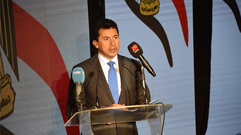 رياضيون ومثقفون وفنانون في حب مصرعلى مسرح الشباب والرياضة