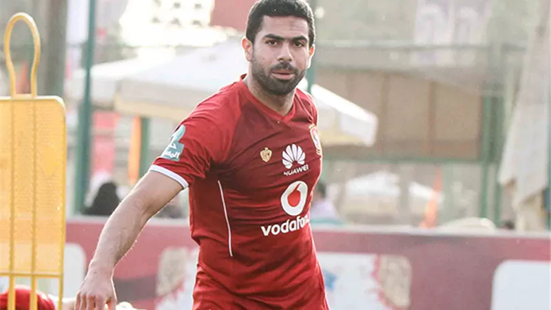الأهلي يقرر تجديد عقد نجم دفاع الفريق