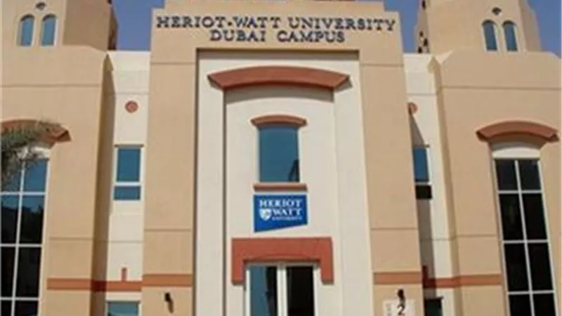 الجامعة البريطانية تطبق التحول الرقمي في جميع إدارتها
