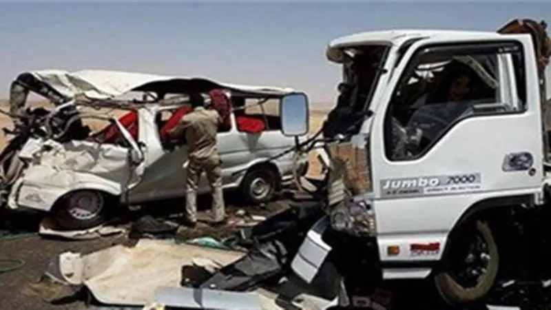 مصرع شخص في حادث تصادم سيارة بالرصيف بالبحيرة