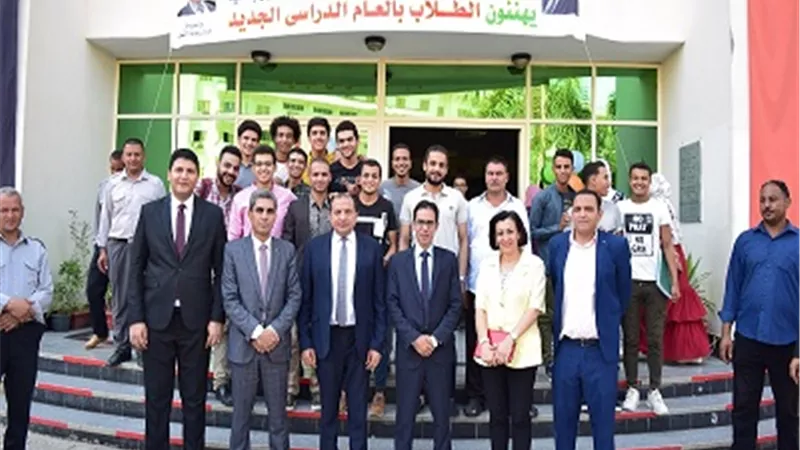 رئيس جامعة بني سويف يشارك طلاب الإعلام حفل الاستقبال