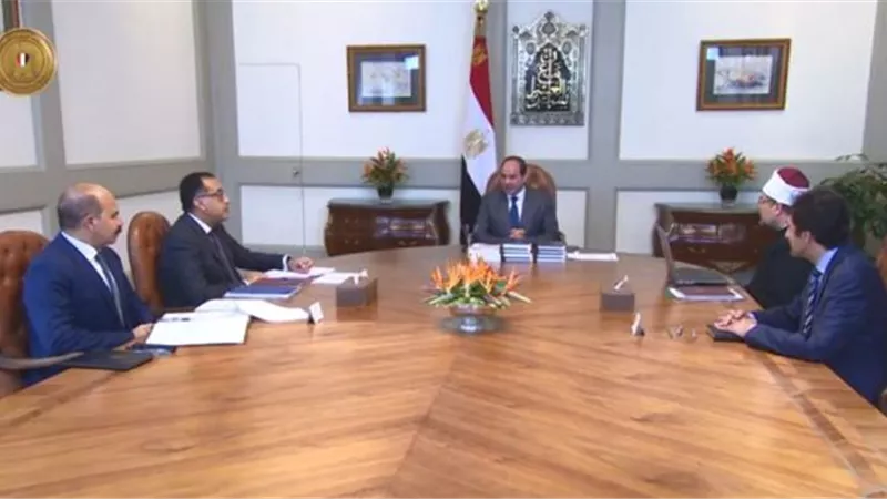 الرئيس يوجه بالاستمرار في تحسين الأوضاع المالية والمعيشية للأئمة.. فيديو