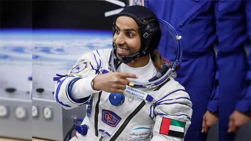 رائد الفضاء الإماراتي ينشر أول صورة للأرض التقطها من المحطة الفضائية الدولية