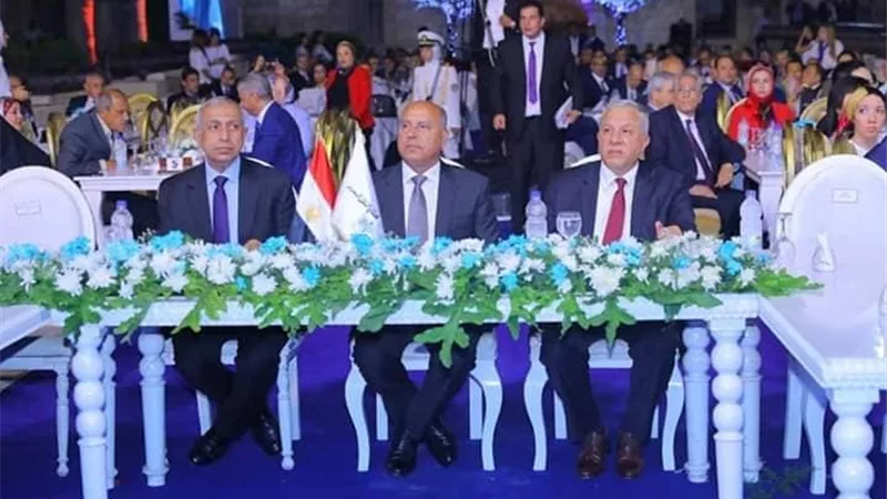 وزير النقل يشهد الاحتفال باليوم البحرى العالمى