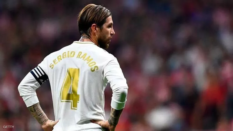 تصرف غير لائق من راموس تجاه حكم ديربي مدريد