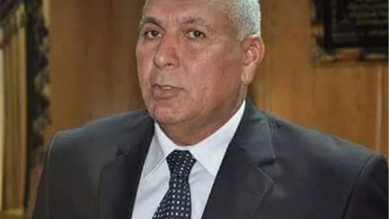 الزملّوط يوافق علي انتداب العاملين بالإدارات لسد احتياجات القطاعات بالوادى الجديد