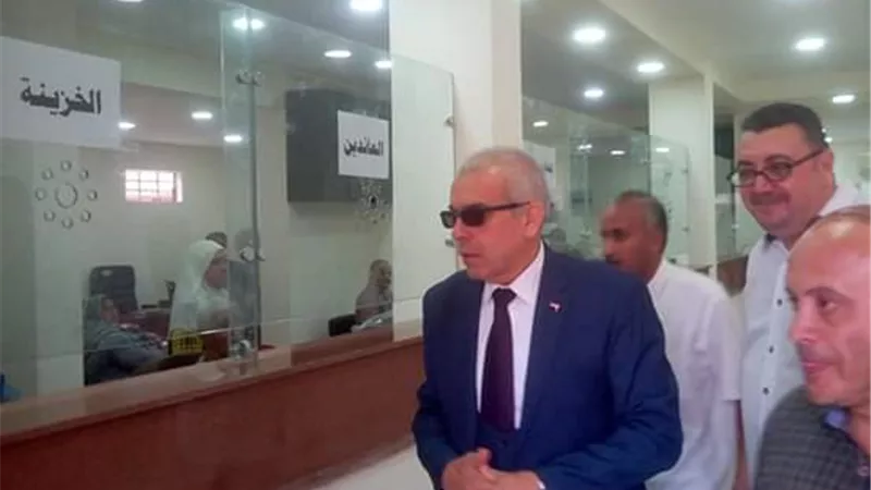 طه عجلان يتفقد مركز الخدمات الطلابية وشئون الطلاب بتعليم القليوبية
