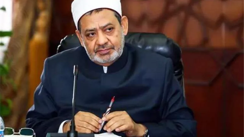 شيخ الأزهر يعزى ولي عهد أبوظبي في وفاة خاله