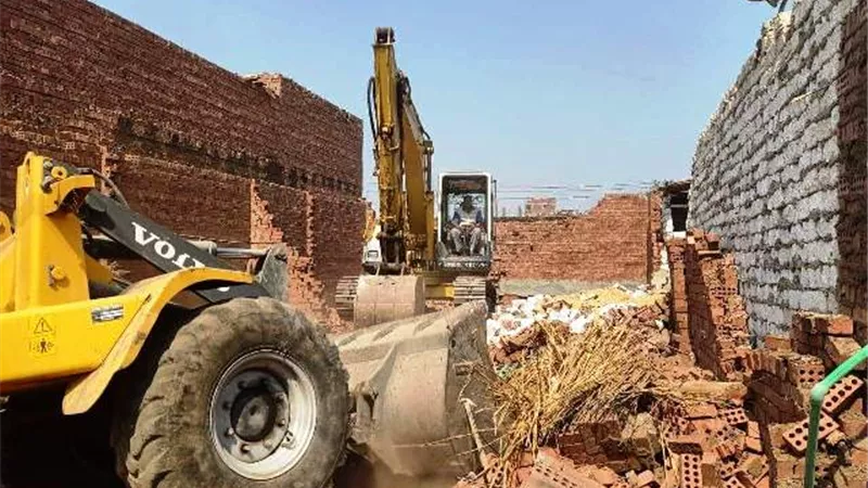 هدم منزلين للبحث عن جثة المتوفى بسبب التنقيب عن الأثار بطوخ