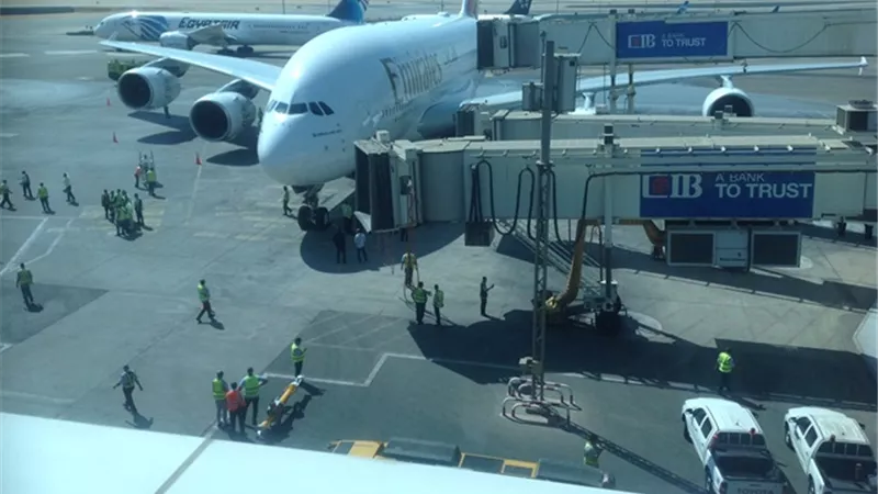 شاهد..وصول طائرة الإمارات A380 إلى القاهرة لأول مرة