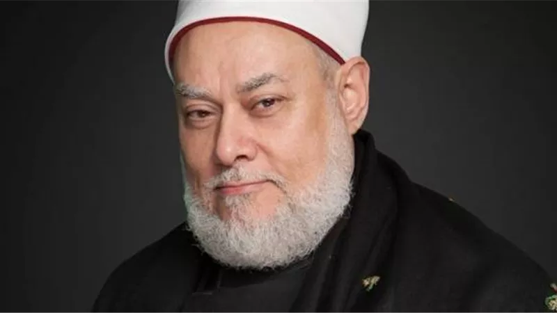 هل يجوز وضوء المرأة مع وجود طلاء الأظافر أو المكياج؟..المفتي يجيب