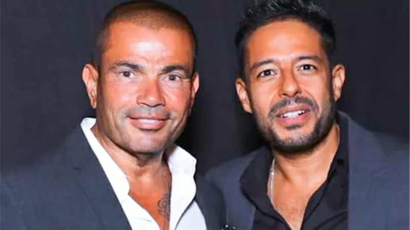عمرو دياب وحماقي في حفل زفاف معا 