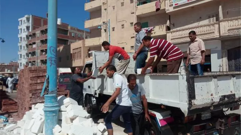 إزالة اسوار واشغالات تعدى على شارع ابنى بيتك بعلم الروم والشارع الجديد