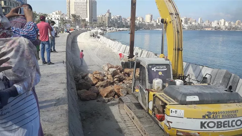 مدير شواطئ وسط الدلتا خطط لحماية المناطق المنخفضة